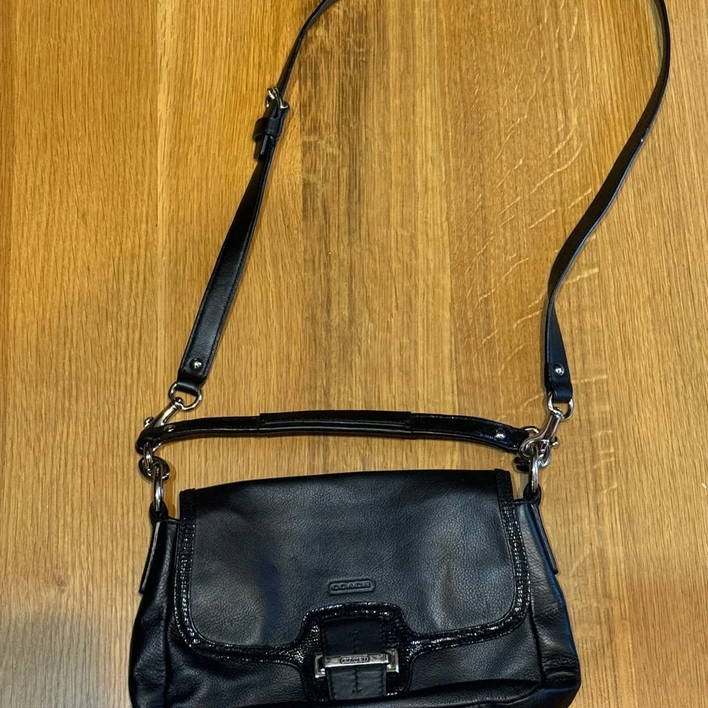 Coach Black Leather Crossbody‎ Bag with glittery look on trim Y2K Style classy